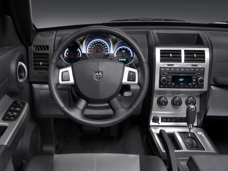  Dodge Nitro SLT 2007 года  (фото 4 из 12)